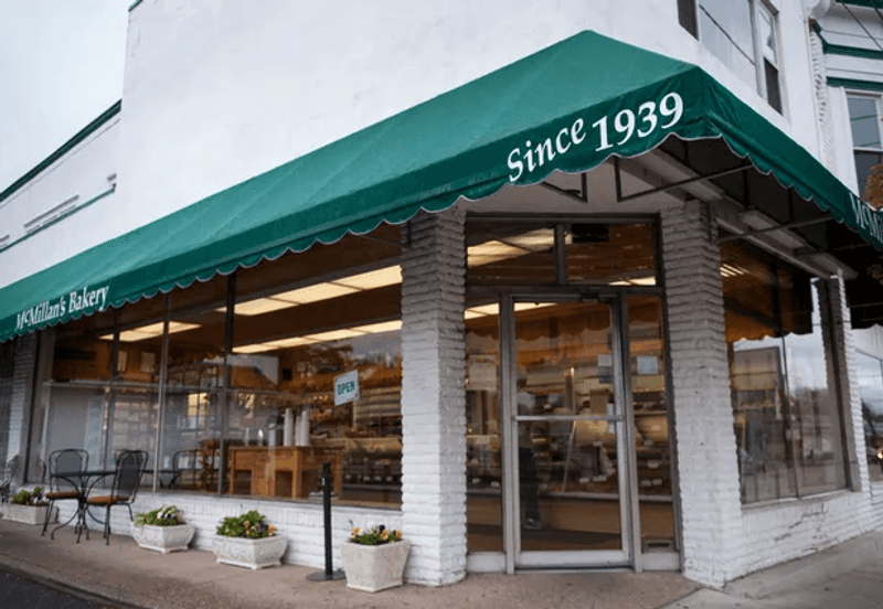 McMillan's Bakery, Westmont