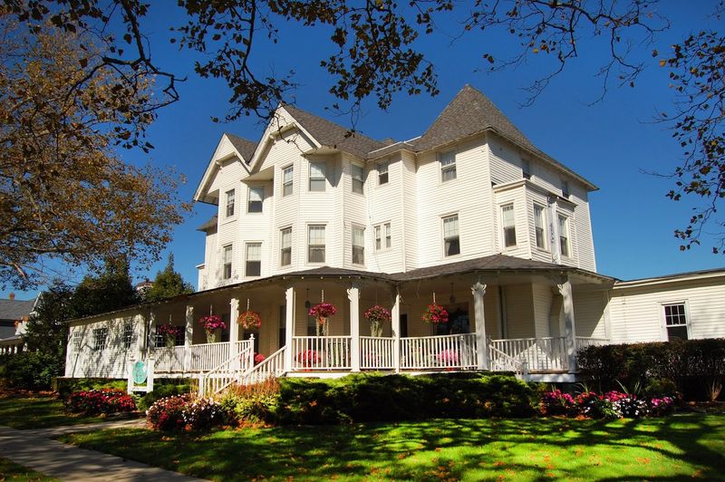 The Whispering Pine (Whispers), New Jersey