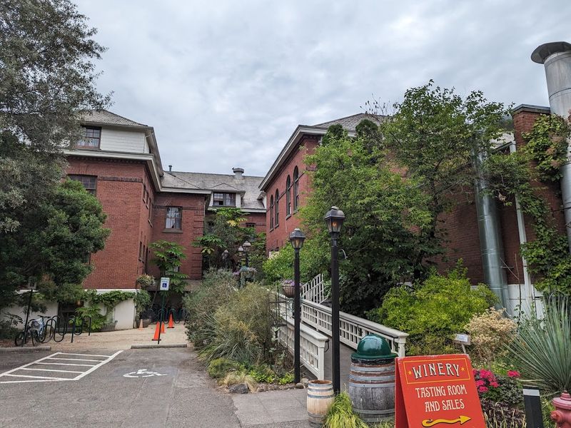 Exploring the Edgefield Grounds After Your Meal