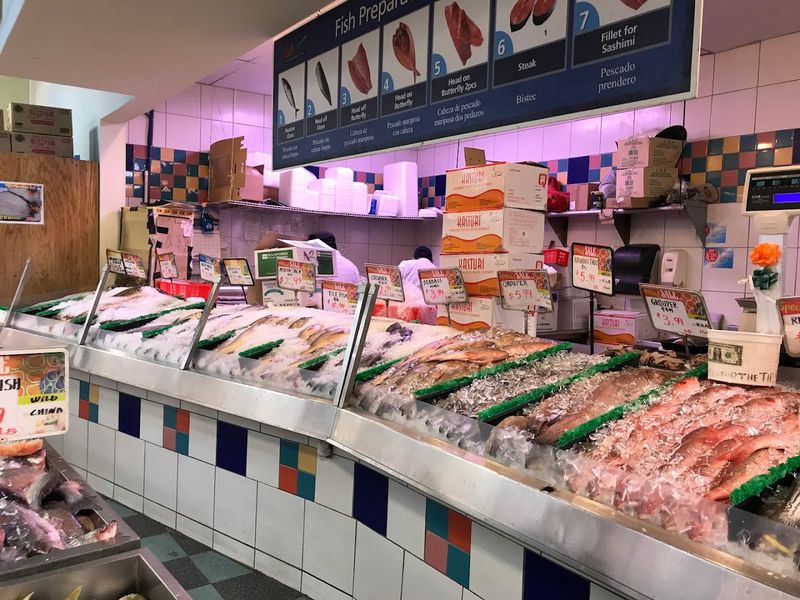 Seafood So Fresh It Almost Swims to You