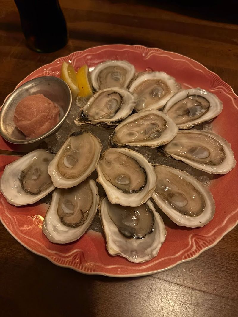 Fresh Oysters That Actually Earn Your Trust in a Landlocked State