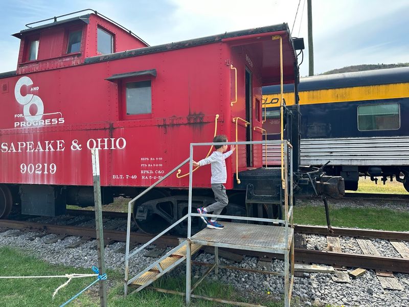 The 7.5-Inch Gauge Ride-On Train Experience