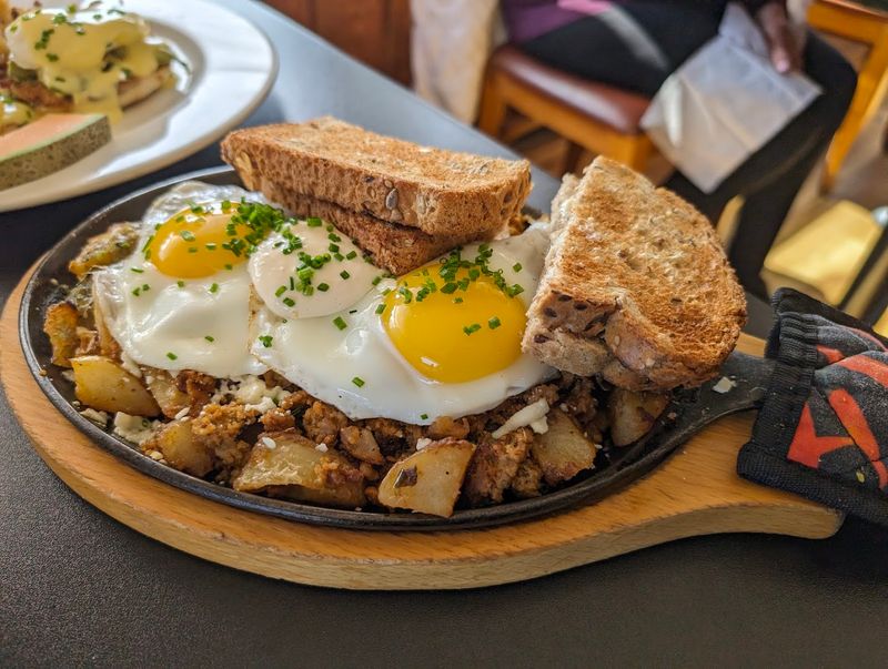 The Menu That Holds Its Own Against the View