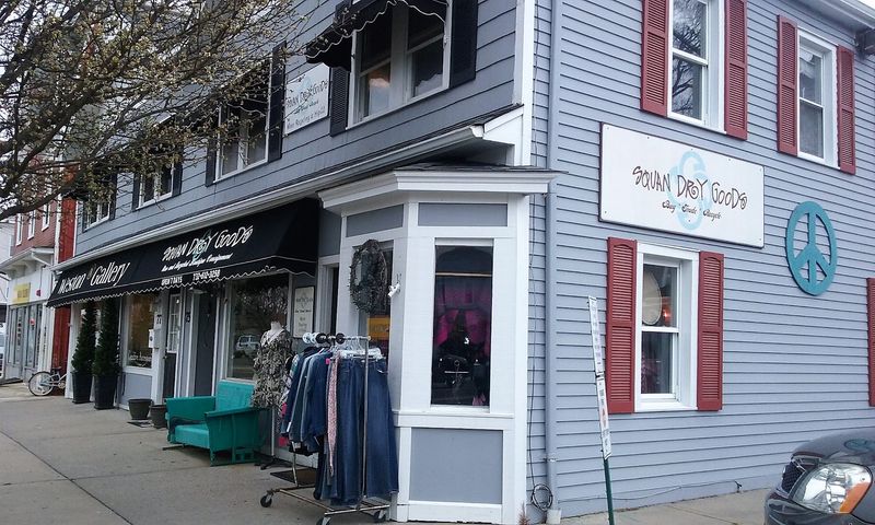 Multi-Room Layout That Rewards Patient Explorers