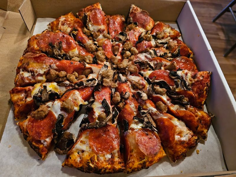 The Pizza That Keeps People Coming Back