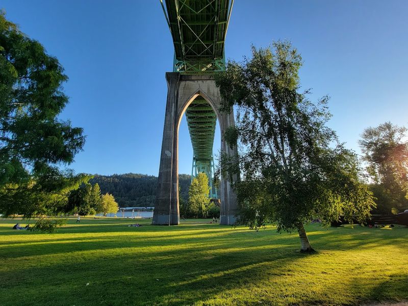 Picnicking With a View That Rivals Paid Venues