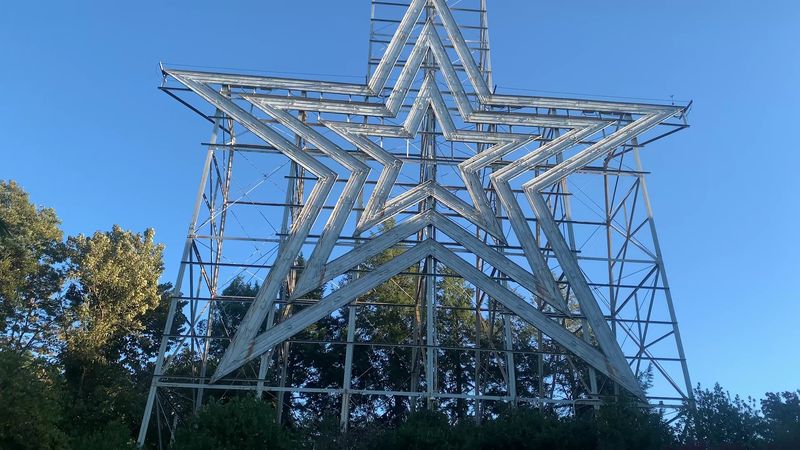 Mill Mountain Zoo, the Charming Neighbor Next Door