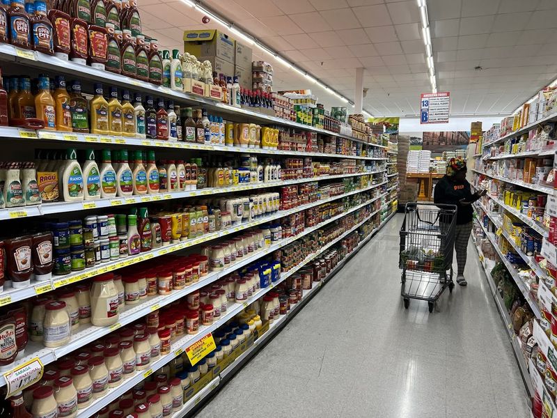 People Watching While You Eat Is Half the Fun