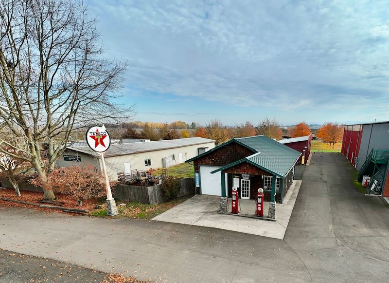 The Barn Find Display and Texaco Station