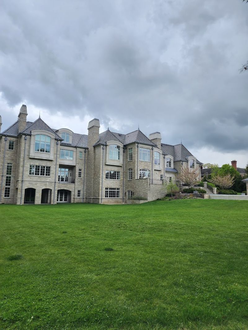 Food and Dining Near Alpine's Historic Landmark