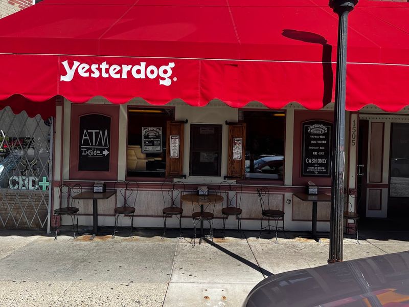 The Yesterdog Classic That Keeps Lunch Simple And Perfect