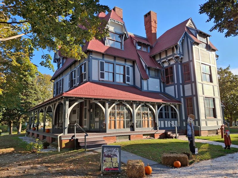 Planning Your Visit to the Estate That Time and Spirits Both Refused to Leave