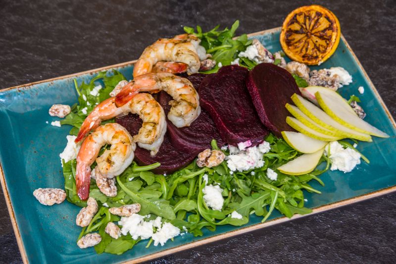 Fresh Seafood That Keeps Locals Fully Loyal