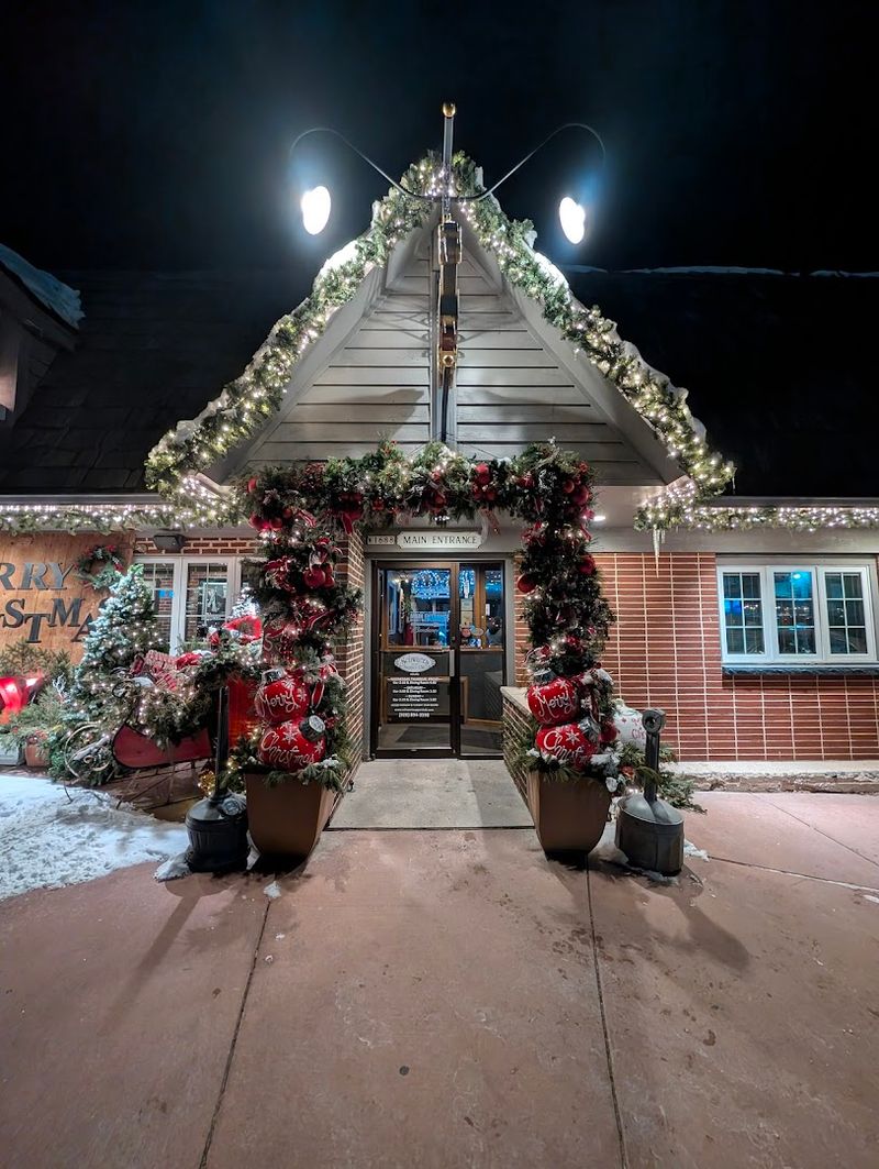 The Tiny Wisconsin Supper Club That Makes A Night Out Feel Special