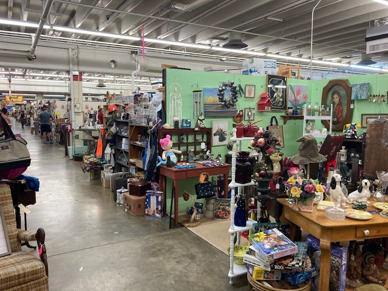 A Former Factory with a Jaw-Dropping Second Life