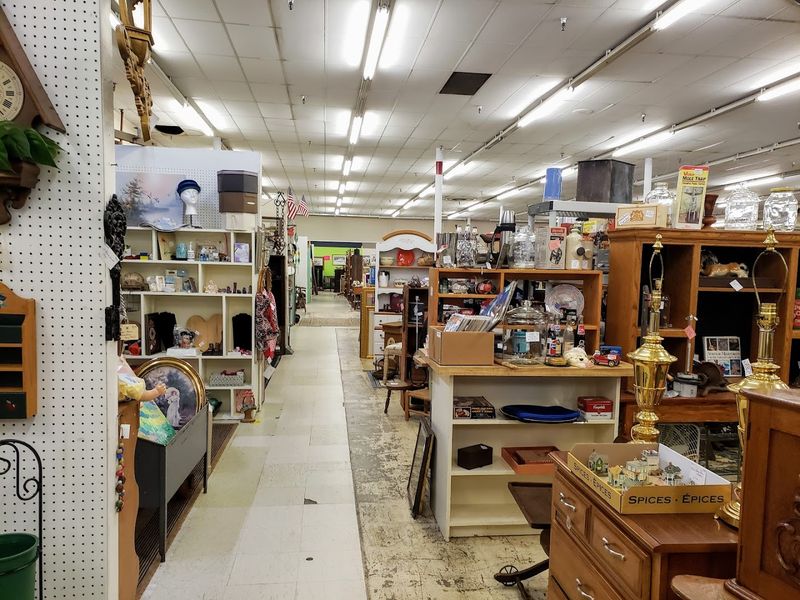 Huge Indoor Space That Feels Like A Road Trip Attraction