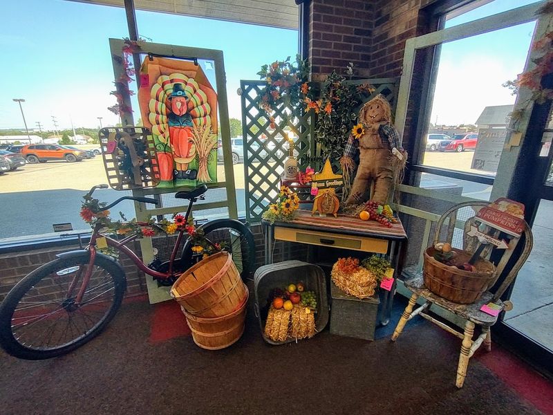 Vintage Home Décor Around Nearly Every Corner