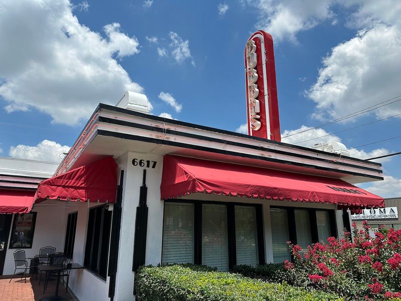 The Kind of Atmosphere That Puts You at Ease Immediately