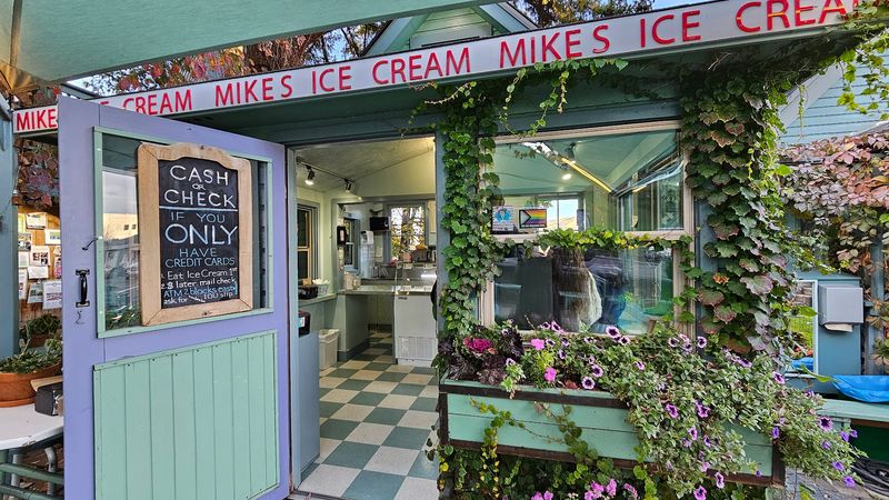 40 Years of Scooping Joy in Hood River