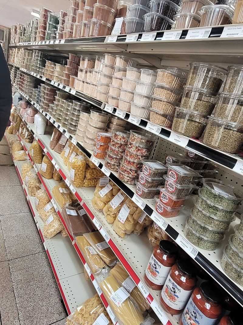 Bulk Food Aisles That Turn A Quick Stop Into A Full Cart