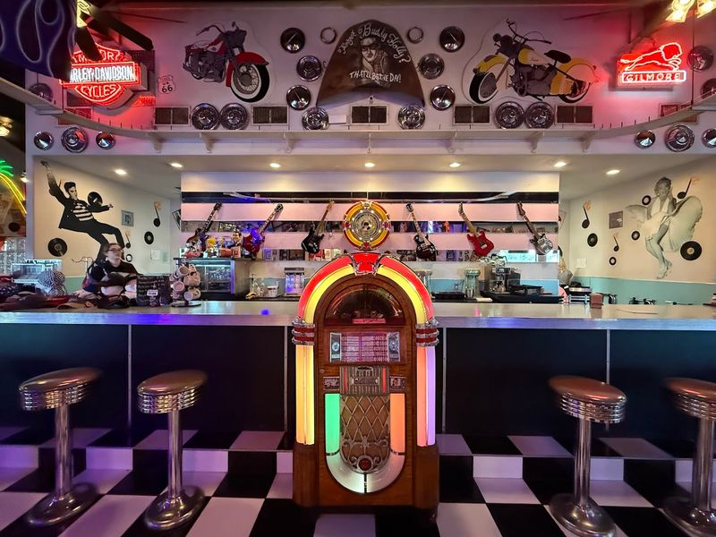 A Blast From The Past: The Atmosphere Inside Yesterday's 50s Diner