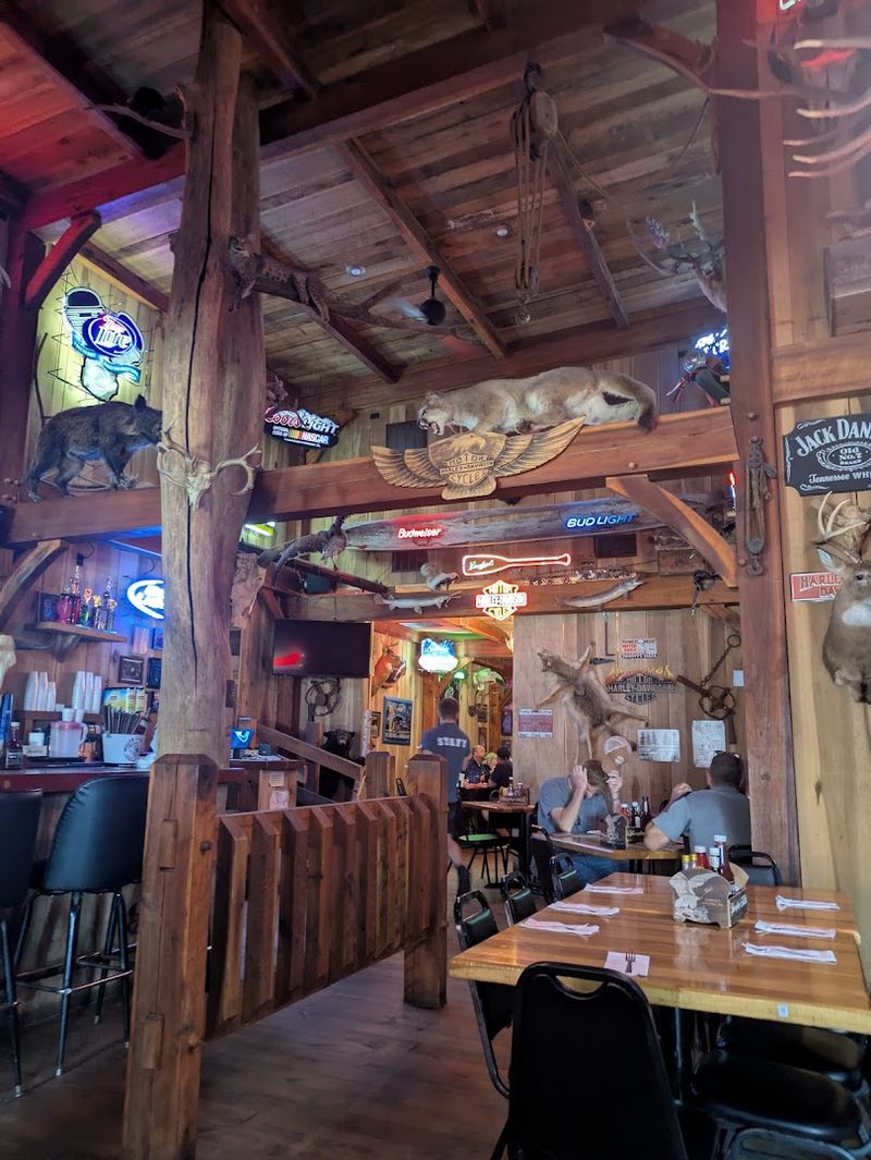 A Wild Western Atmosphere That Feels Completely Authentic