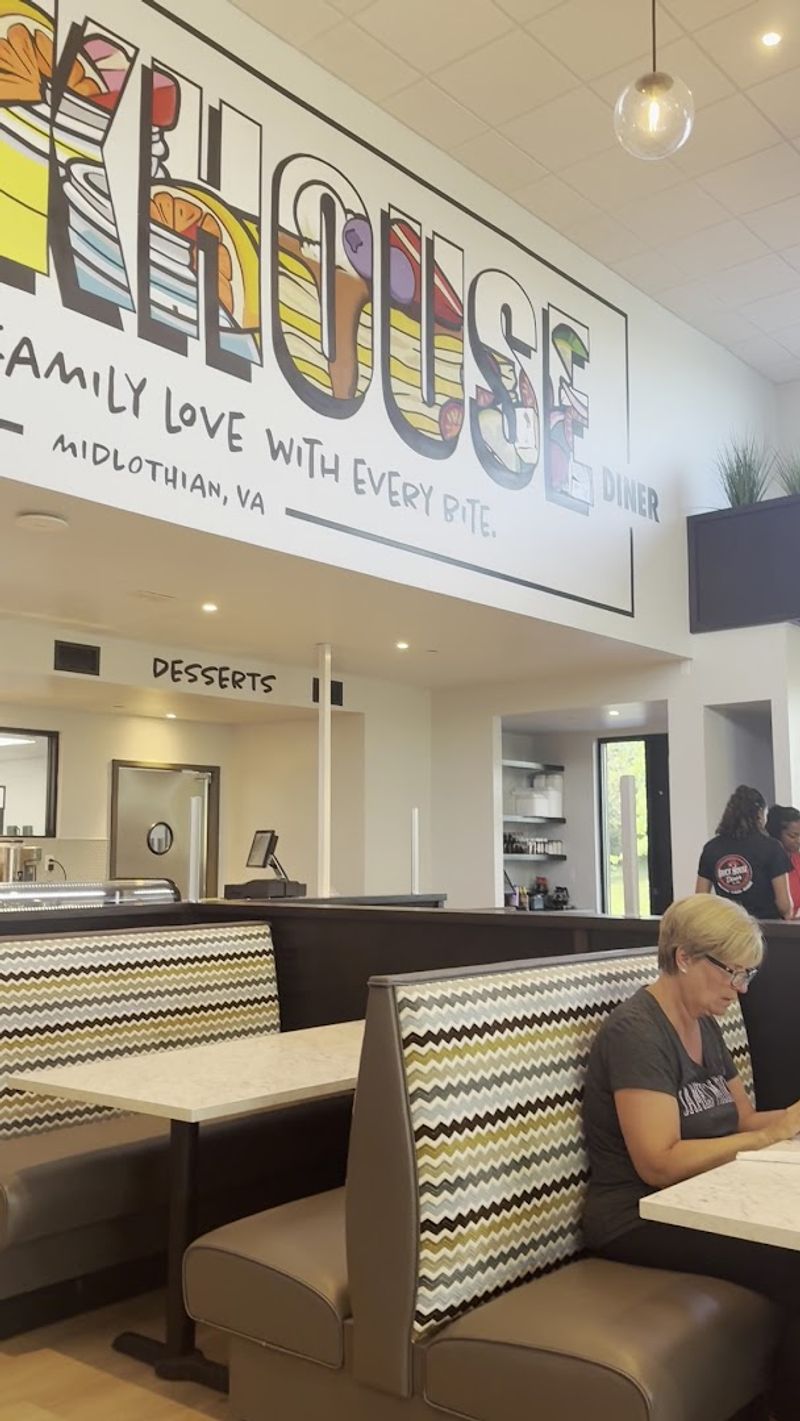 The Farmhouse Atmosphere That Pulls You In Immediately