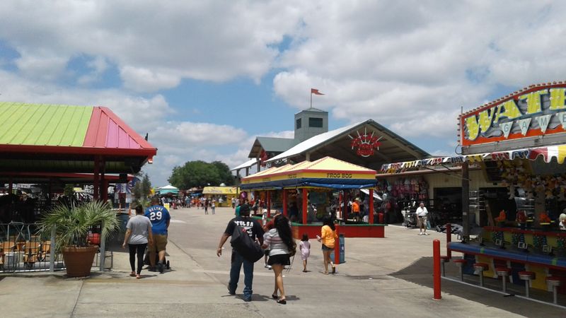 Over 3,500 Vendors Every Weekend