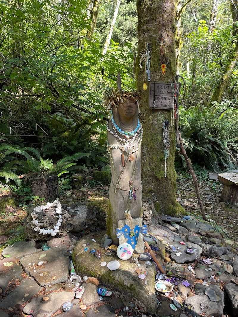 The Amanda Statue: A Monument That Hits Differently