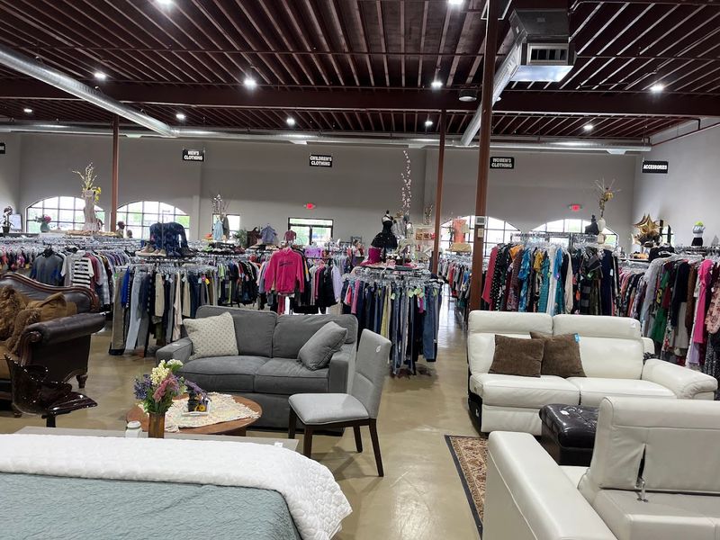 Tulsa Super Thrift East