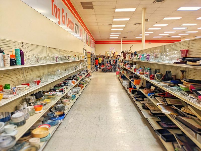 Plaza Thrift