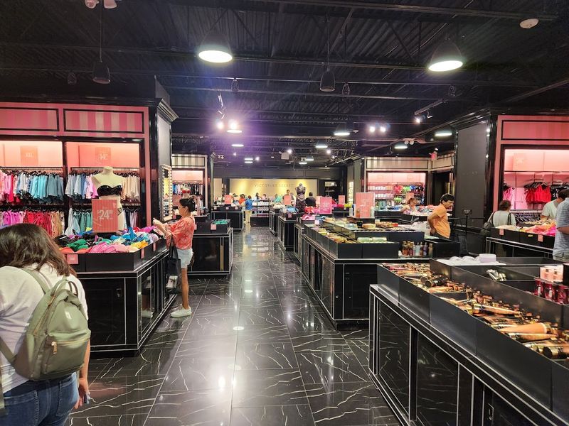 Tips and Tricks That Seasoned Outlet Shoppers Live By