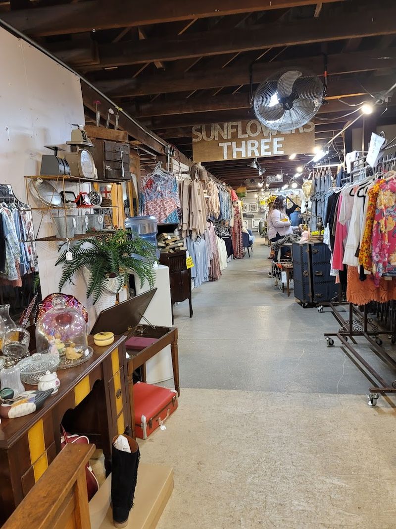 Home Finds Rooms That Make One More Lap Mandatory