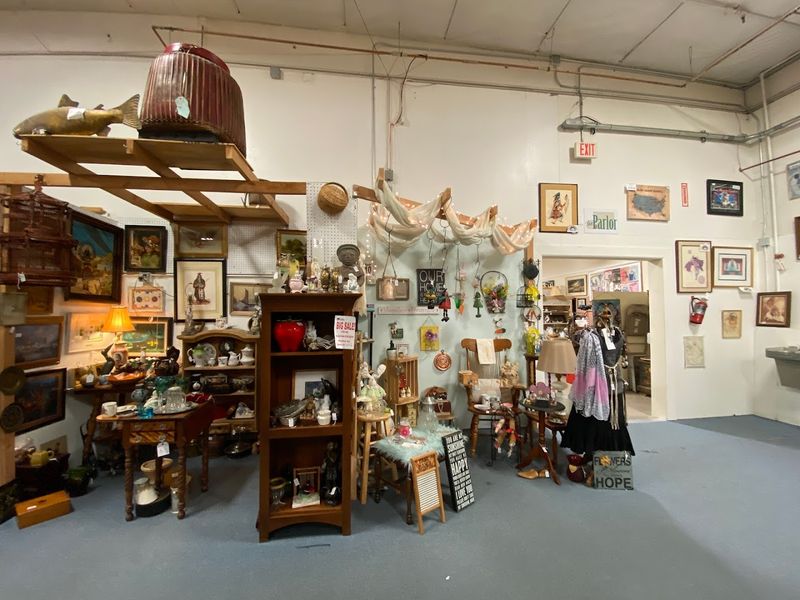 A Massive Phoenix Antique Stop Built For Long Browsing