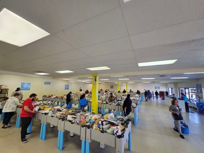 The Bin Shopping Concept That Makes Total Sense Once You See It