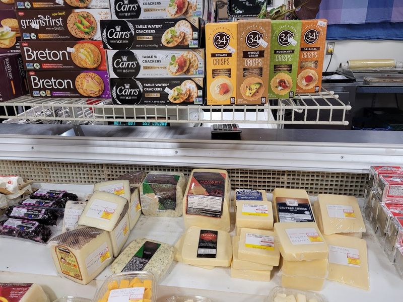 Country Cheese And Salad Cases That Turn Into Instant Lunch Plans