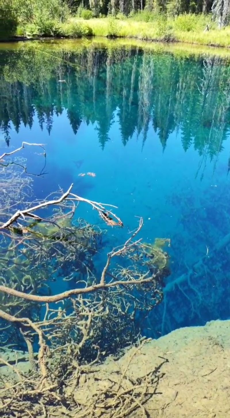 The Color of the Water Will Mess With Your Head