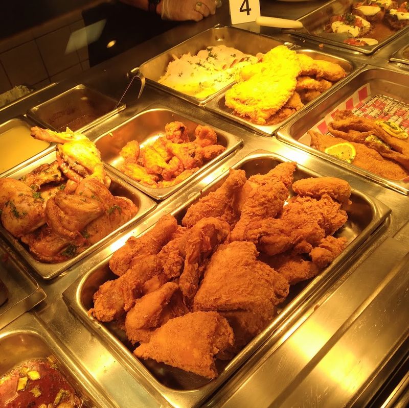 Tips for Your First Visit to This Iconic Cafeteria