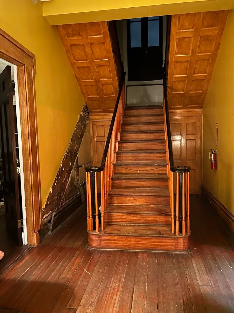 Tour Route That Turns A Stop Into A Full Walkthrough