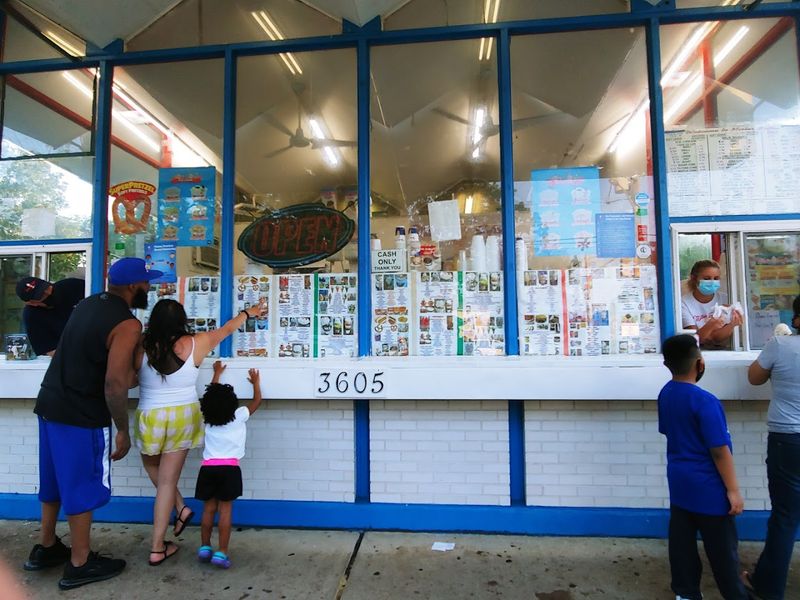 The Classic Window-Serve Setup That Never Gets Old