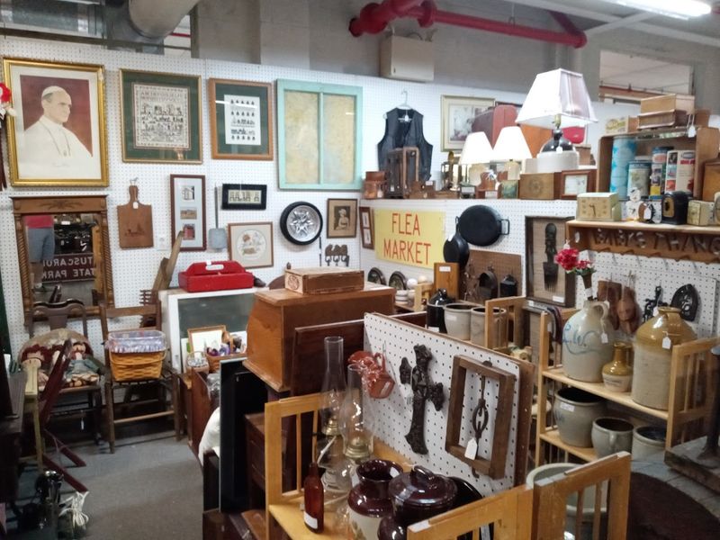 The Pennsylvania Town That Makes Antique Hunting Feel Big