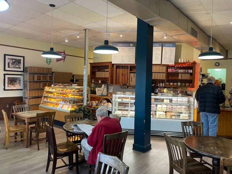 Planning Your Visit to Upper Crust Bakery