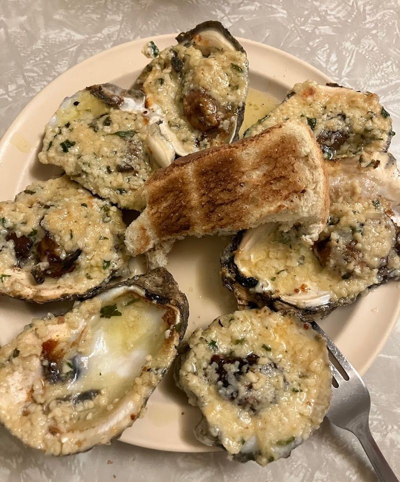 A Laid-Back Meal That Lets The Seafood Do The Talking