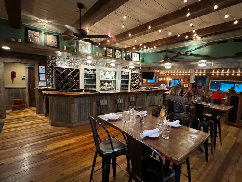 Restaurants That Outperform The Town’s Small Size