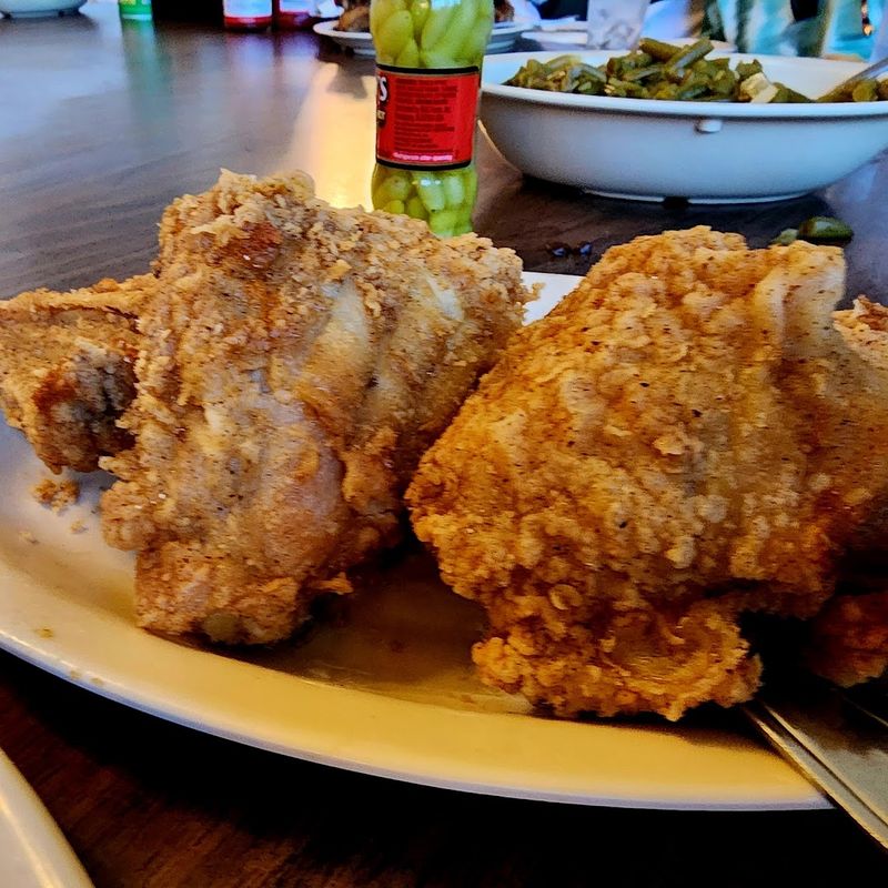 Fried Chicken, Sides, And Southern Favorites Keep It Moving