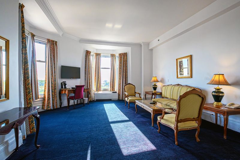 A Chicago Stay Where History And Haunting Lore Meet