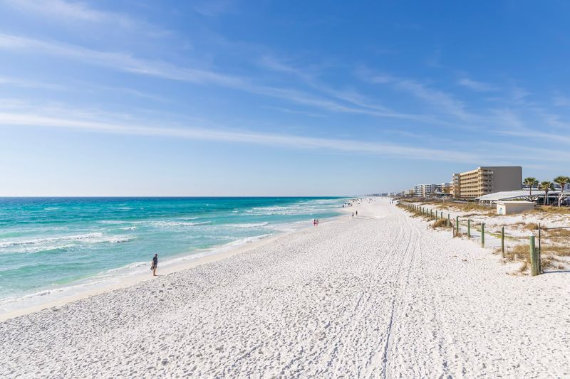 The Easy Beachside Atmosphere That Always Works