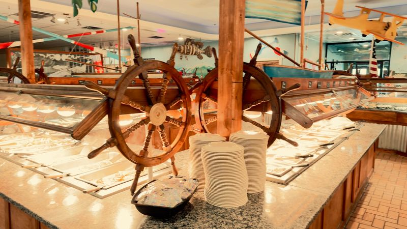 A South Carolina Seafood Stop That Feels Like An Event