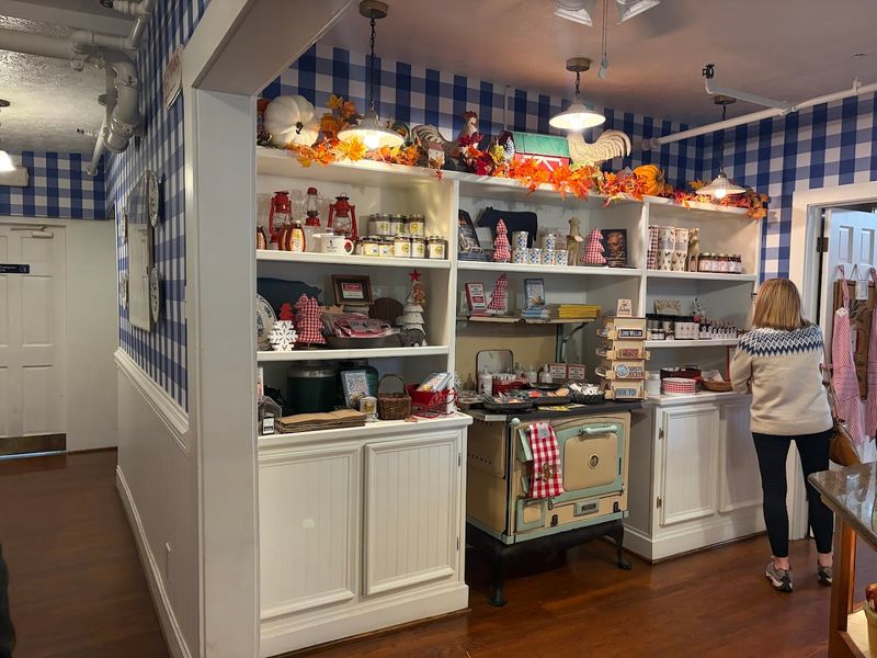 Big Tables And Passed Plates Keep The Mood Familiar