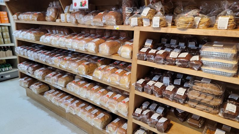 Bakery Cases That Pull You In Fast